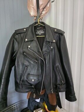 LADIES LEATHER JACKET